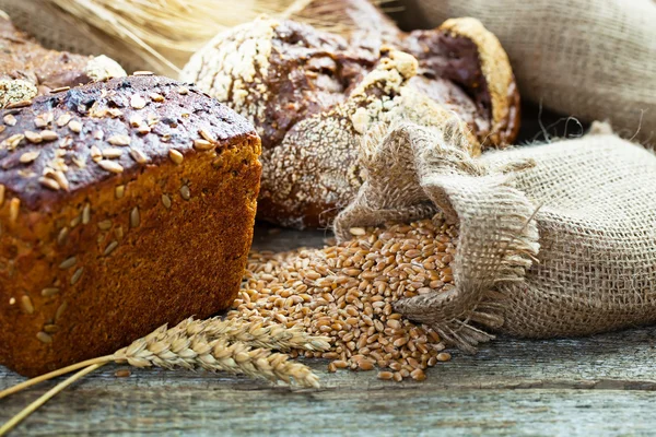 Brot und Korn — Stockfoto