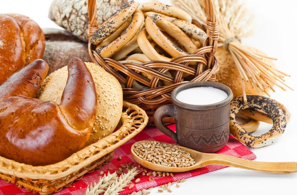 Composizione di pane e latte — Foto Stock