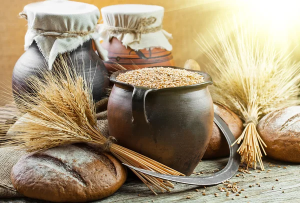 Getreide und Brot — Stockfoto