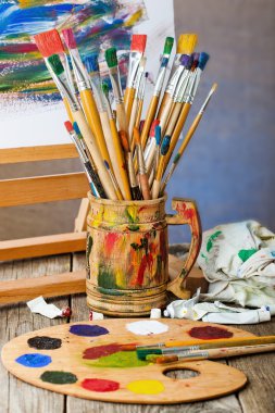boya ve fırça kompozisyon