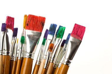 Boyalar ve fırçalar.