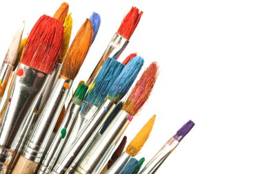 Boyalar ve fırçalar.