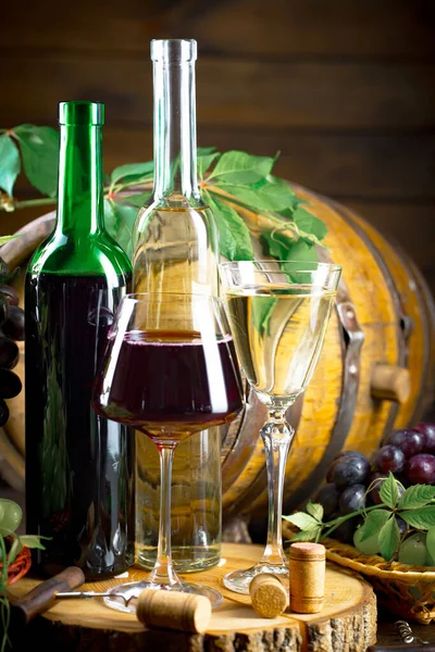 Wine Glass Bottle Grapes Old Background — Stock Photo, Image