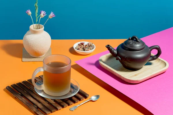 Tea Desszerttel Világos Színű Háttér — Stock Fotó
