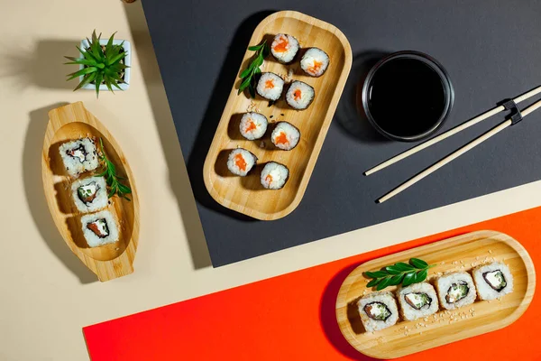 Sushi Plate Bright Colored Background — 图库照片
