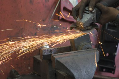 metal taşlama gelen kıvılcım ateş