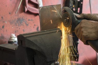 metal taşlama gelen kıvılcım ateş