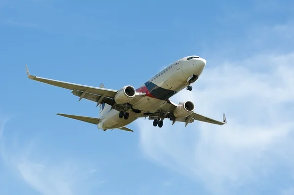 Boeing 737 klaar voor Landing — Stockfoto