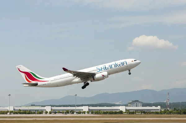 Airbus a330 vegye le — Stock Fotó