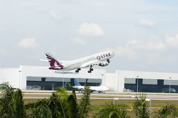 Airbus a330 opstijgen — Stockfoto