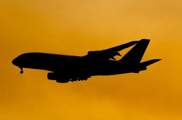 İniş için büyük Aeroplan yaklaşım