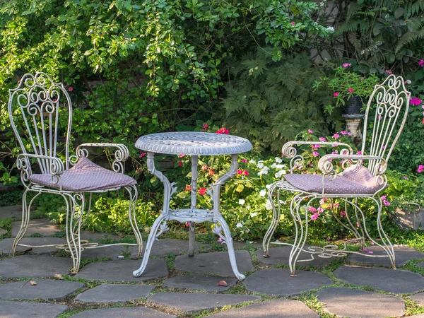 Tafel en stoelen — Stockfoto