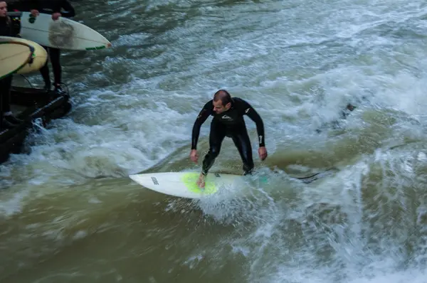 Eisbach Surfer — Zdjęcie stockowe