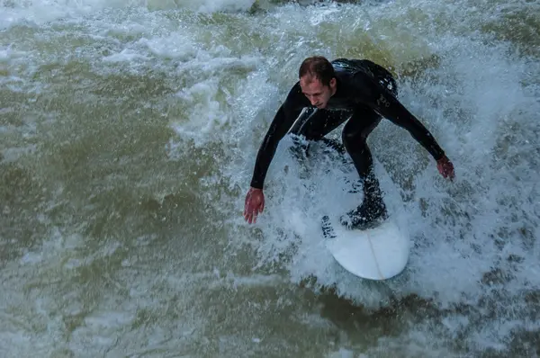 Surfista de Eisbach — Fotografia de Stock