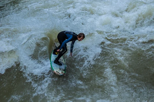 Eisbach surfista —  Fotos de Stock