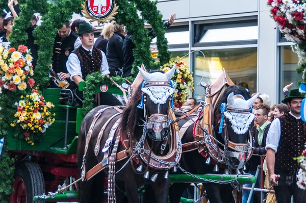 Parade of the hosts of the Wiesn — Stock Photo, Image