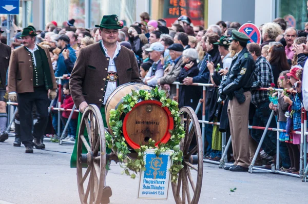 A házigazdák a Wiesn parádé — Stock Fotó