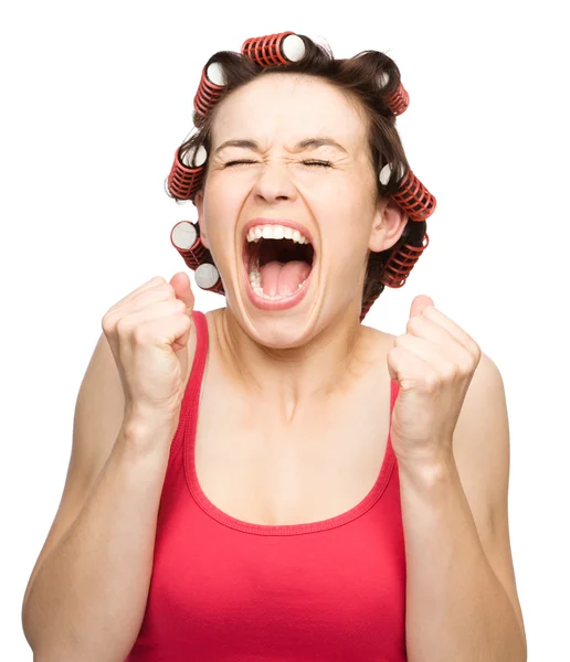 Woman is screaming holding her fists tight — Stock Photo, Image