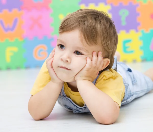 Retrato de un niño pequeño —  Fotos de Stock