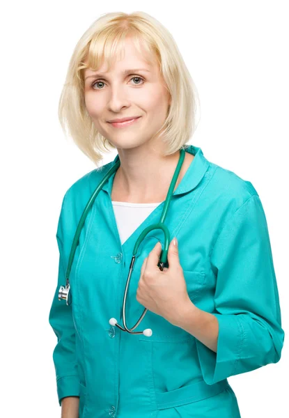 Portrait d'une femme portant l'uniforme de médecin — Photo