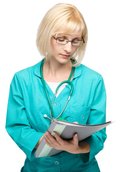 Retrato de uma mulher usando uniforme médico — Fotografia de Stock