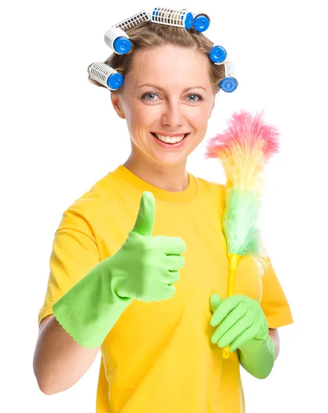 Ung kvinna som piga rengöring — Stockfoto