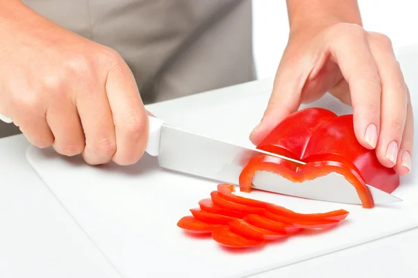 El cocinero está picando pimiento — Foto de Stock