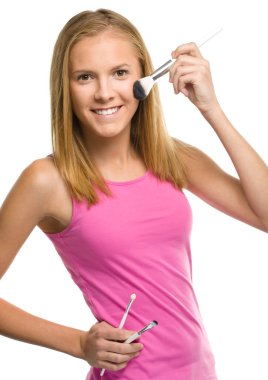 genç kız makyaj uygulamak