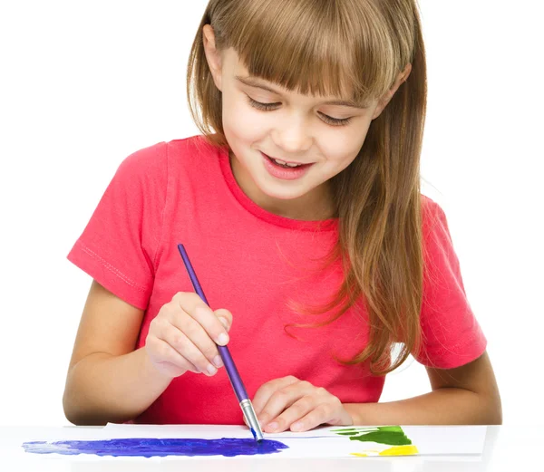 Little girl is painting with gouache — Stock Photo, Image