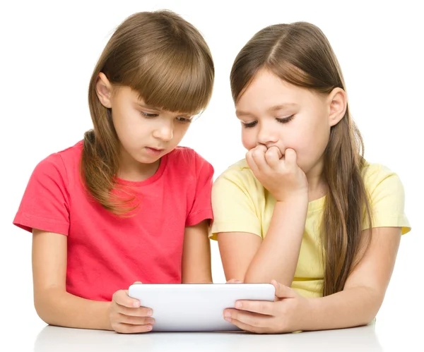 I bambini stanno usando tablet — Foto Stock