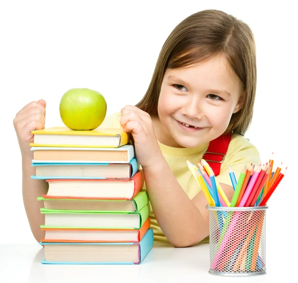 Petite fille avec ses livres — Photo