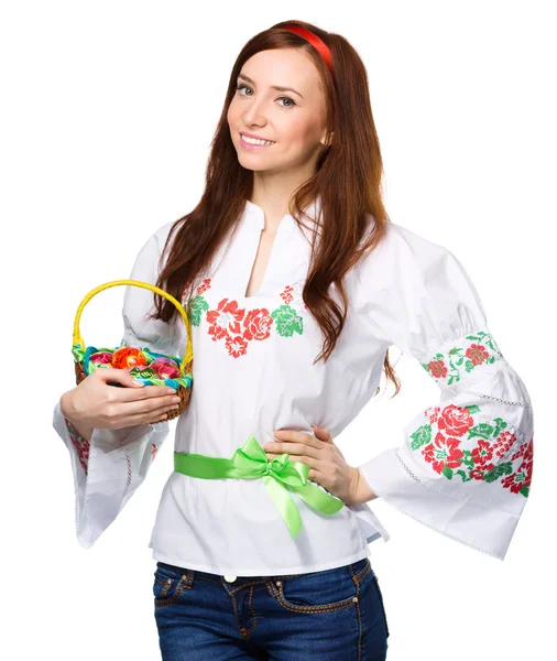 Junge Frau in ukrainischem Nationaltuch — Stockfoto