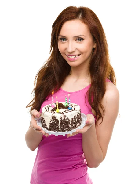 Mujer joven con pastel de aniversario —  Fotos de Stock