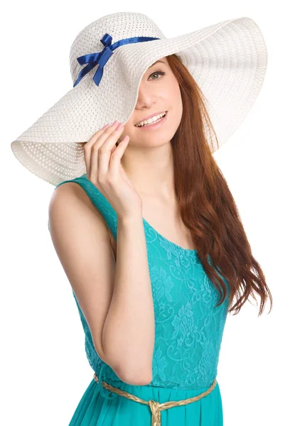 Bella donna con cappello estivo — Foto Stock