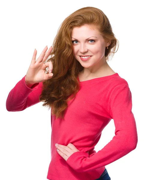 Woman is showing OK sign — Stock Photo, Image