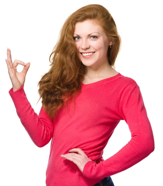 Woman is showing OK sign — Stock Photo, Image