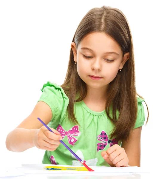 Little girl is painting with gouache — Stock Photo, Image