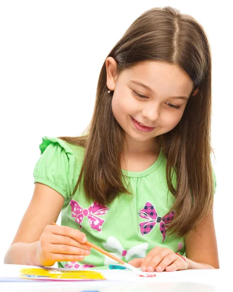 Little girl is painting with gouache — Stock Photo, Image