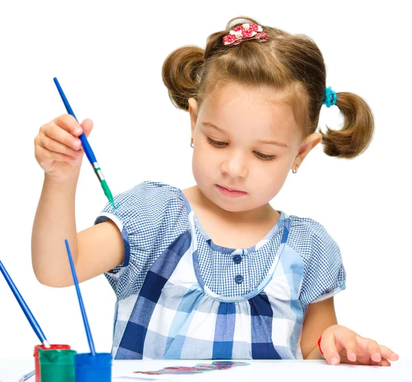 Little girl is painting with gouache — Stock Photo, Image