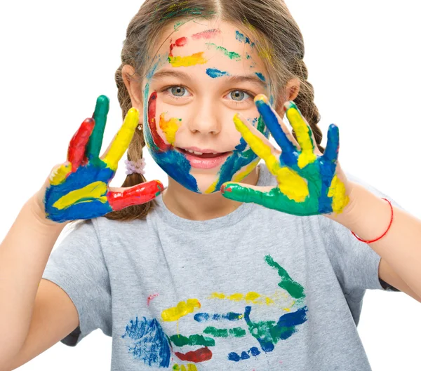 Retrato de una linda chica jugando con pinturas —  Fotos de Stock