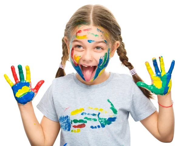 Retrato de una linda chica jugando con pinturas —  Fotos de Stock