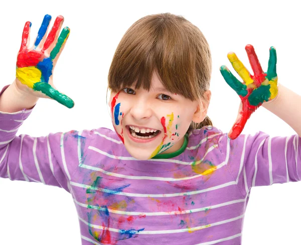 Retrato de una linda chica jugando con pinturas —  Fotos de Stock