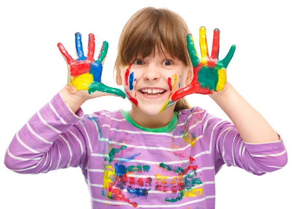 Retrato de uma menina bonita brincando com tintas — Fotografia de Stock