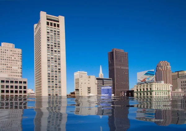 Inundados Edificios Modernos Gran Altura Que Reflejan Agua Cambio Climático — Foto de Stock