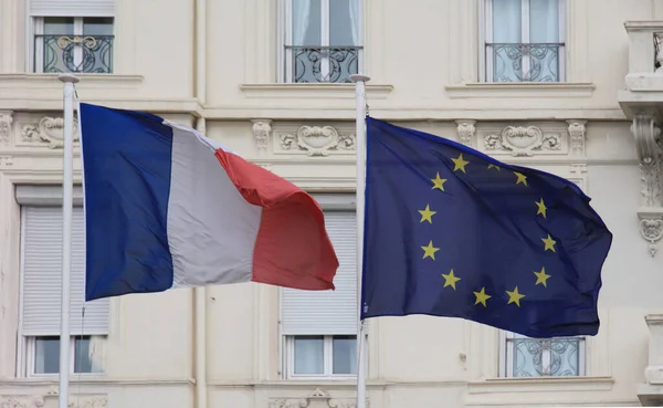 Unia Europejska Flaga Francuska Tricolore Dla Francji Biegunach Machających Wietrze — Zdjęcie stockowe