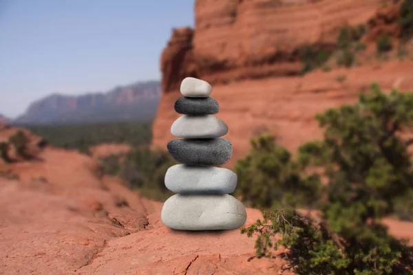 Stack Black White Balancing Stones Nature Rocky Landscape Close Image — Stock Photo, Image