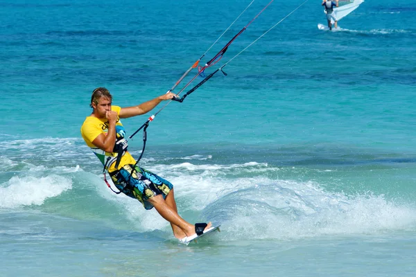 Kitesurfer bonito — Fotografia de Stock