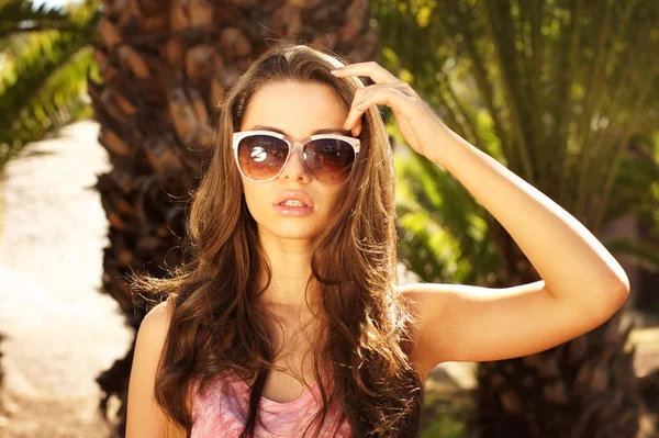 Girl in sunglasses — Stock Photo, Image