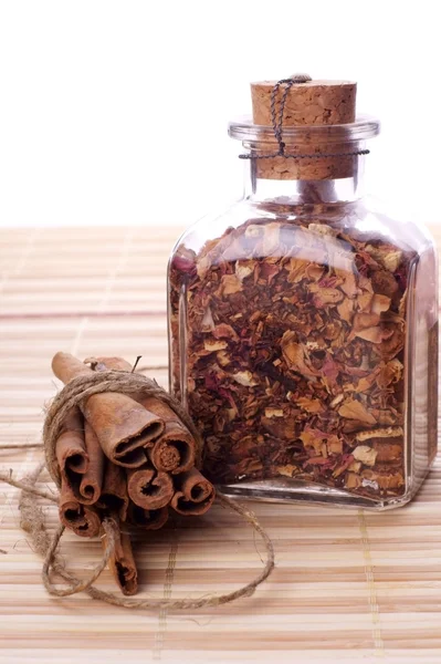 Tea and cinnamon — Stock Photo, Image
