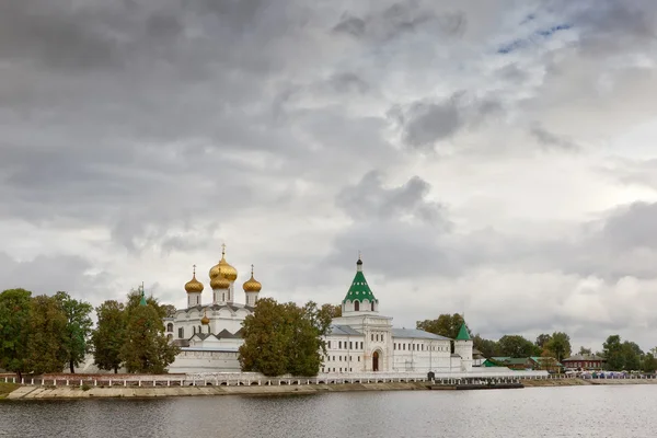 Ipatievsky monastery from Volga river — Stock Photo, Image